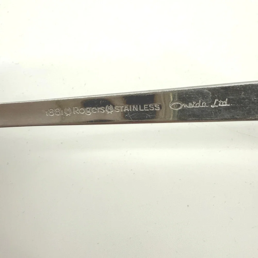 Oneida 1881 Rogers Pierced Serving Spoon Baroque Rose‎ Stainless Steel 8.25